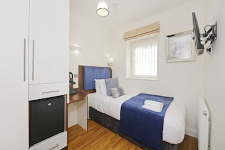 Room 64 of 171