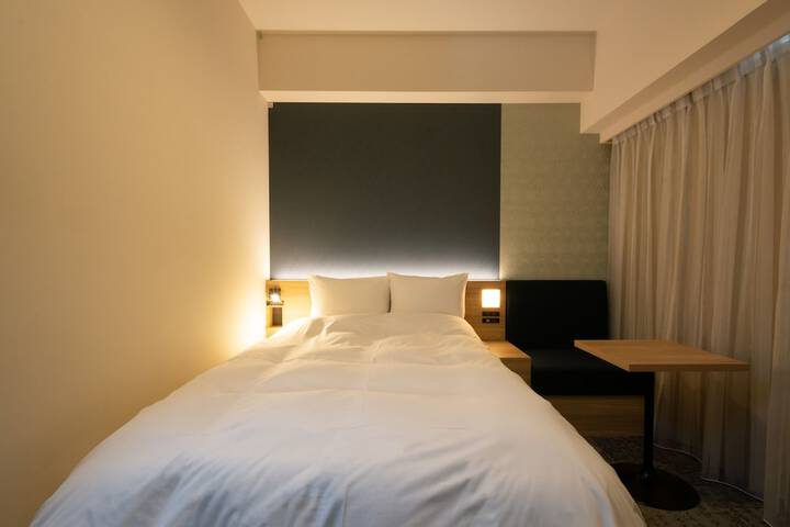 Room 21 of 83