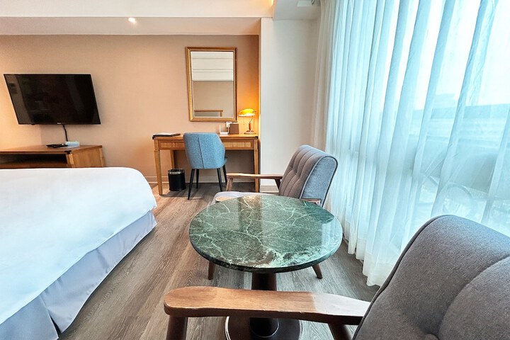 Room 34 of 71