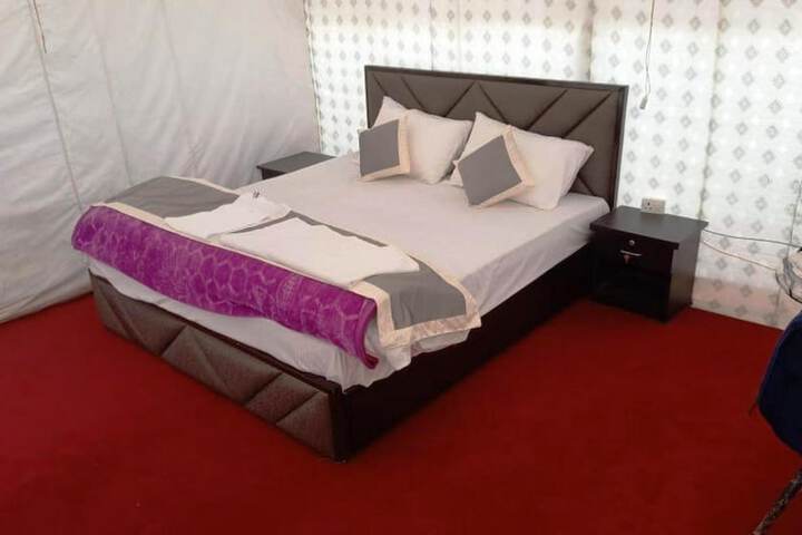 Room 5 of 7