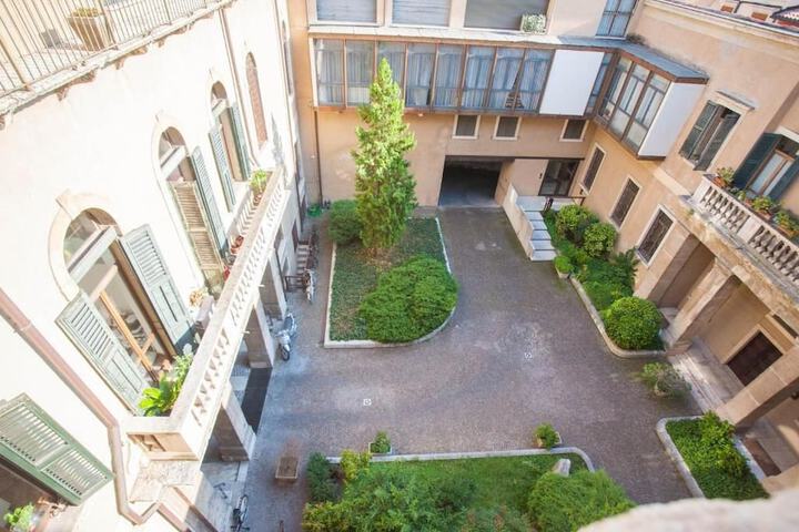 Hotel Exterior 27 of 27