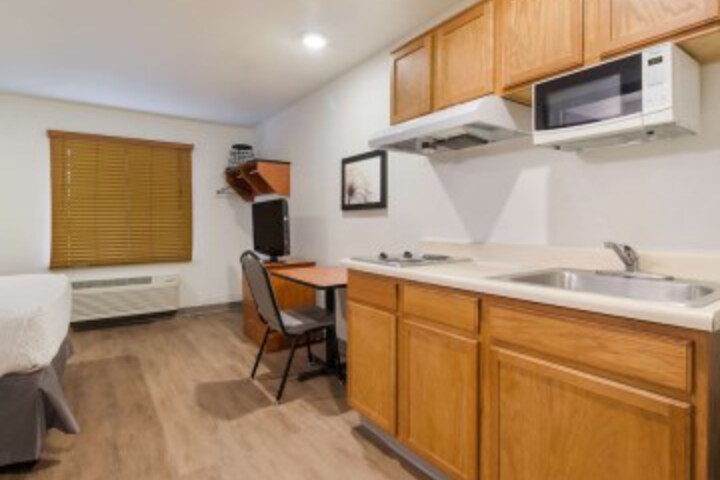 Room 10 of 28