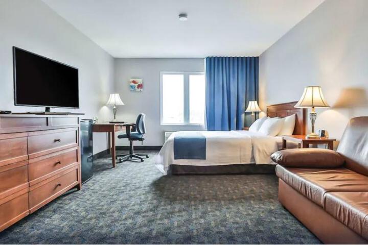 1 Double Bed Accessible (8 of 8)