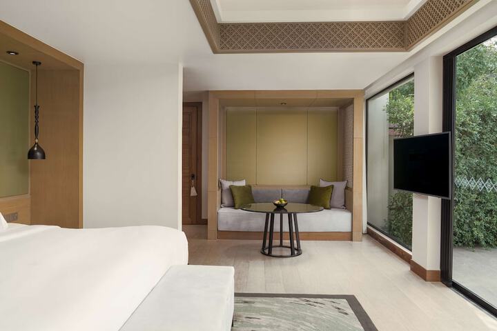 Room 47 of 237