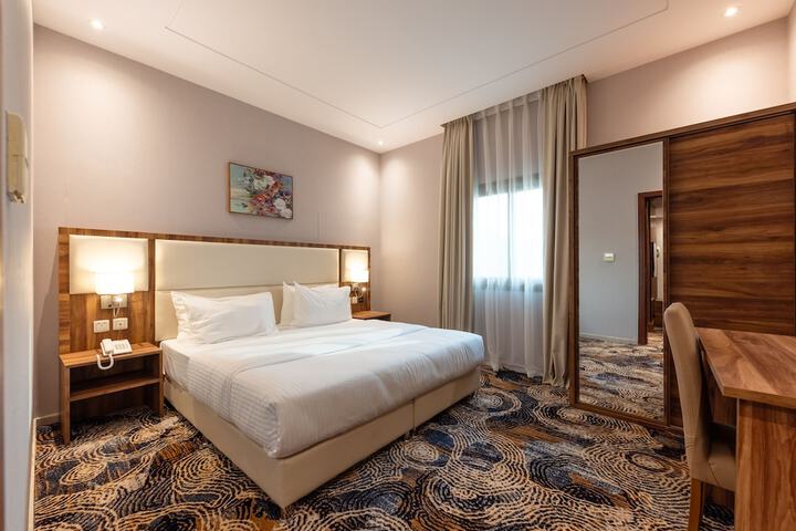 Room 16 of 44