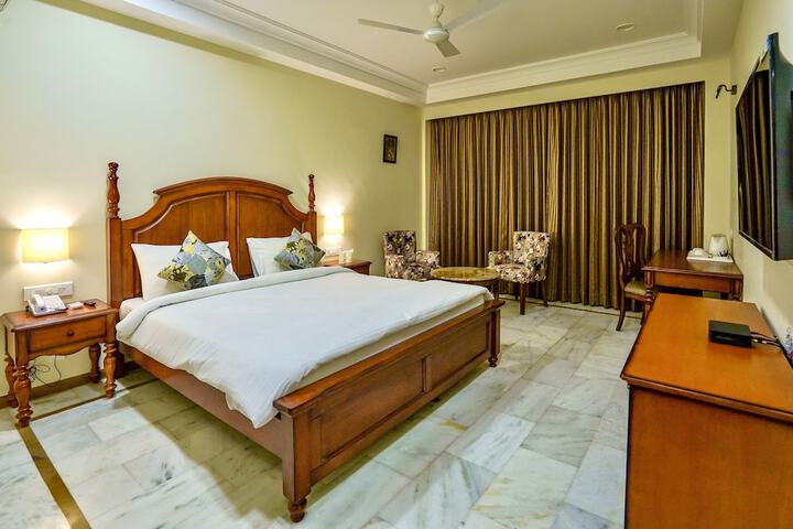 Room 5 of 49