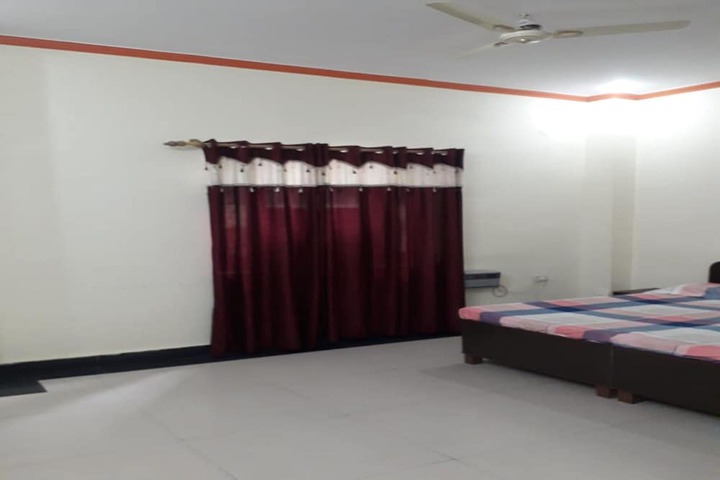 Room 8 of 16