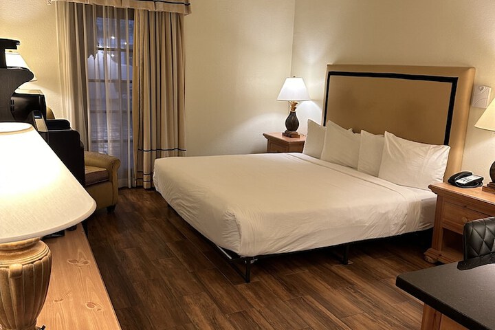 Room 11 of 29