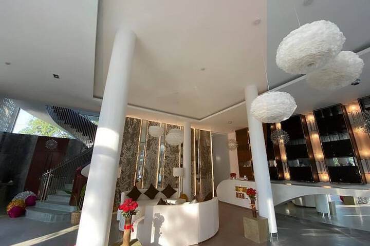 Hotel Interior 4 of 23