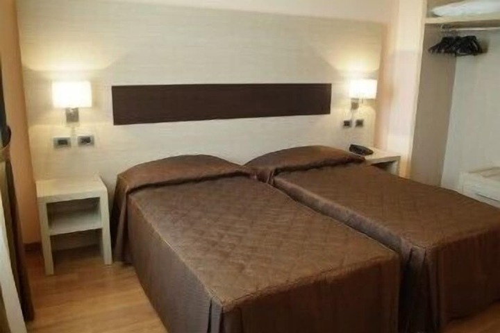 Room 7 of 23