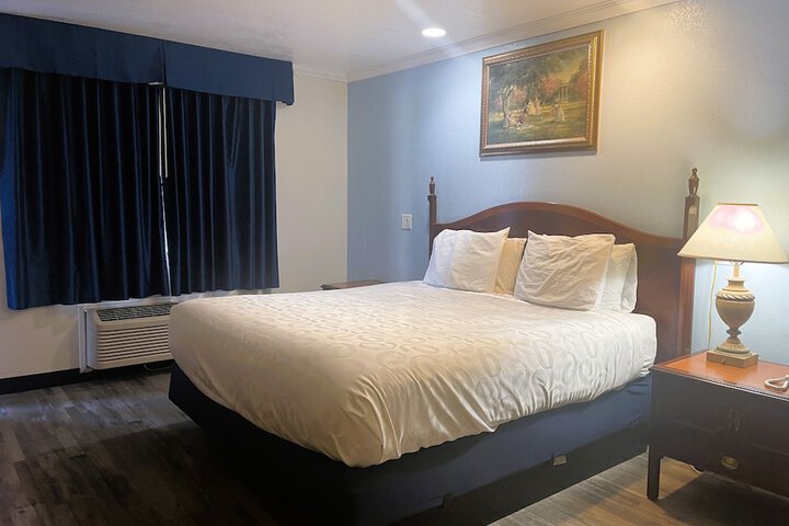 1 King Bed (68 of 80)