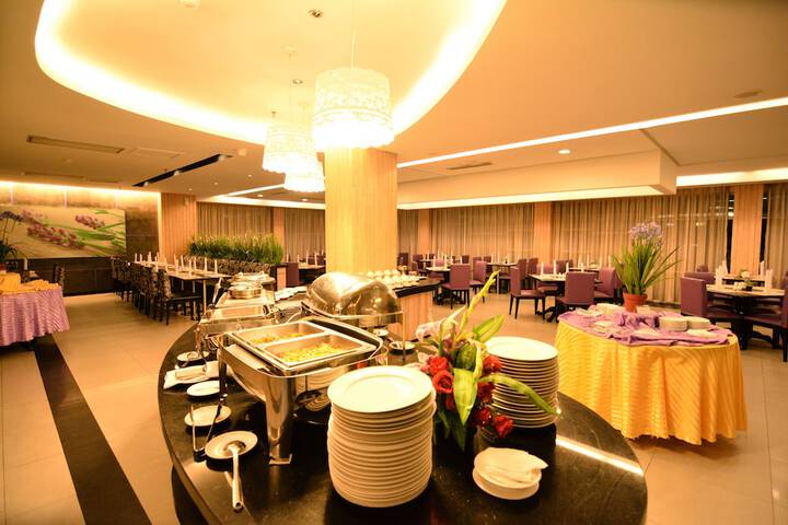 Dining Photos