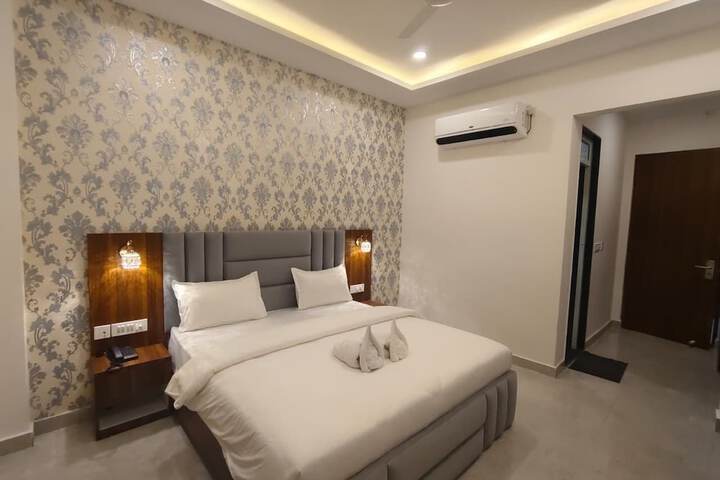 Room 14 of 71