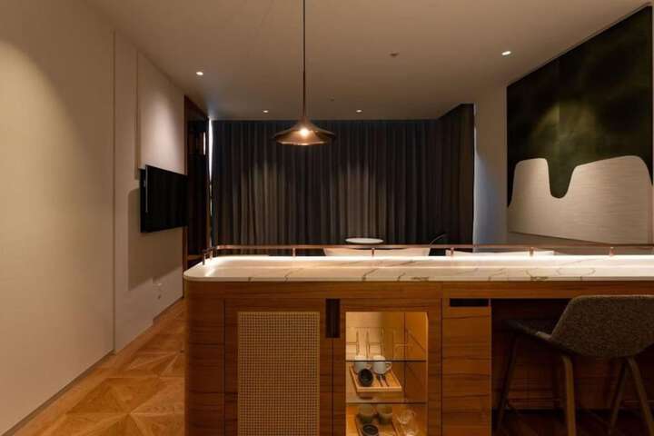 Room 42 of 190
