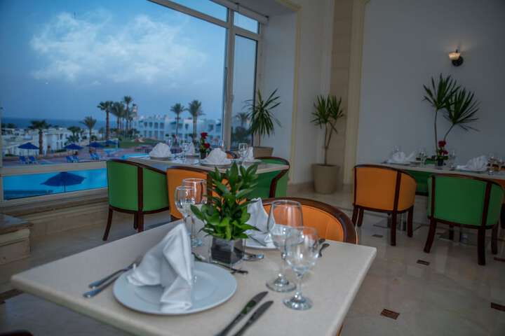 Dining 87 of 140
