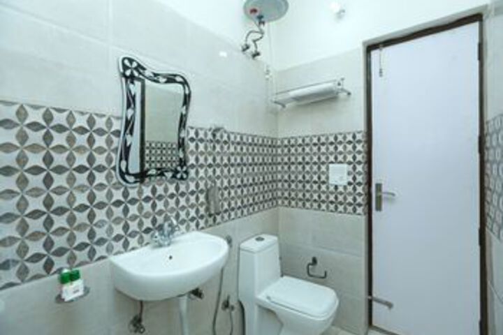 Room 3 of 25