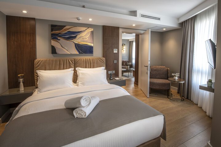 Room 3 of 34