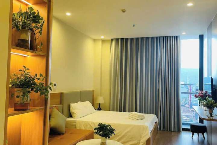 Room 8 of 19