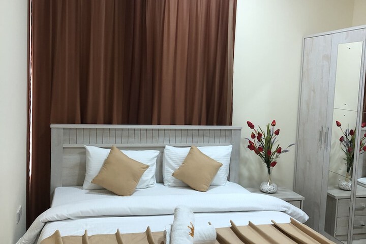 Room 14 of 48