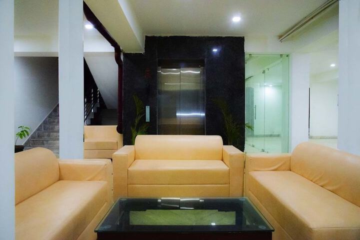 Entrance & Lobby