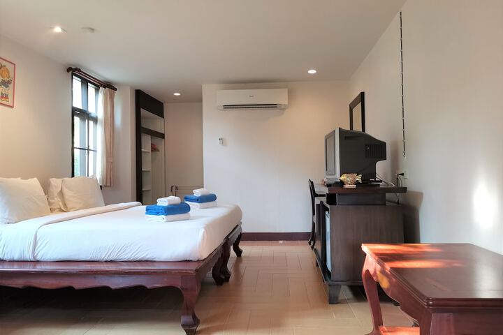 Room 15 of 60