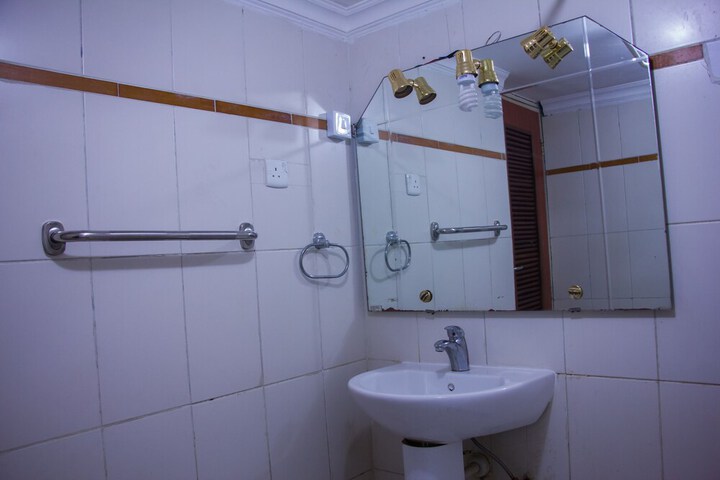 Room 30 of 44