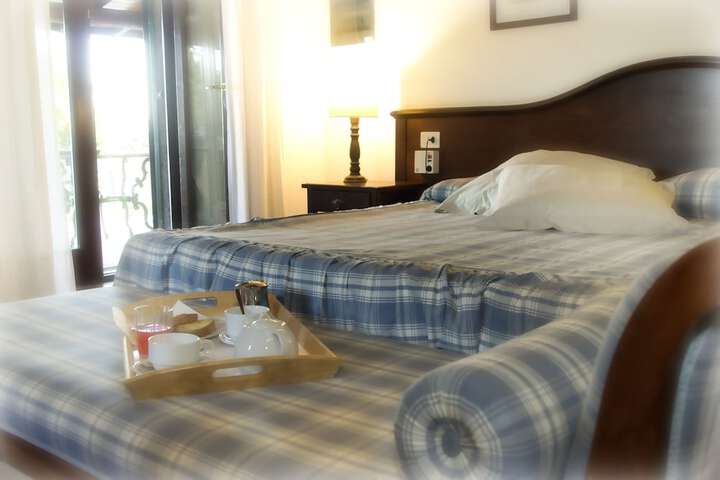 Room 9 of 48