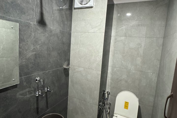 Room 14 of 30