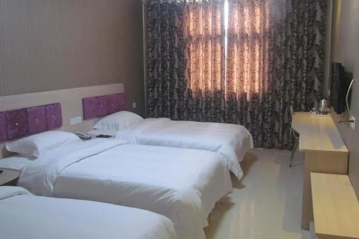 Room 7 of 13
