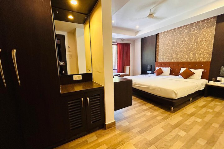 Room 16 of 39