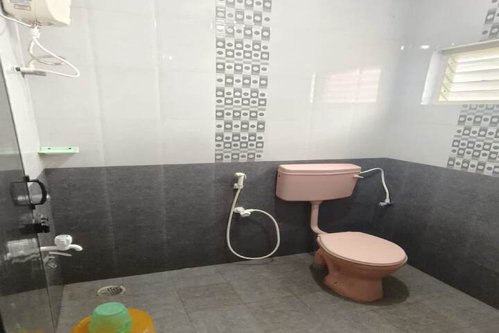 Room 11 of 14