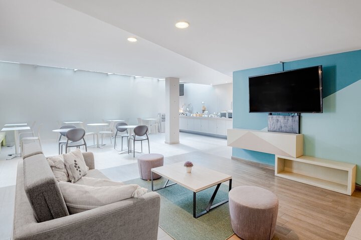 Guest Lobby
