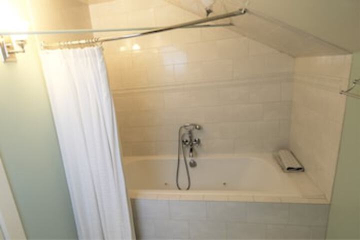 Room 70 of 252