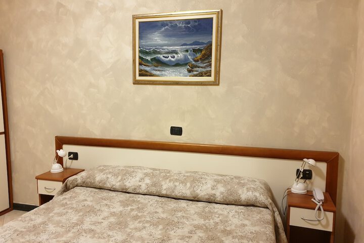 Room 5 of 35