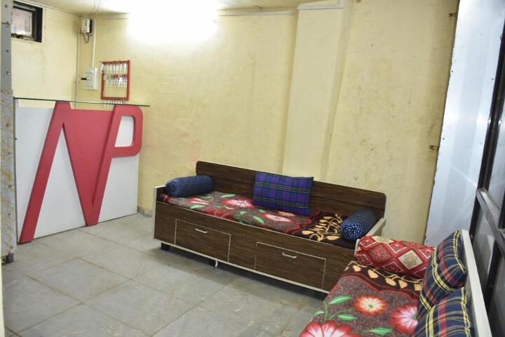 Hotel Dwarka Gauri