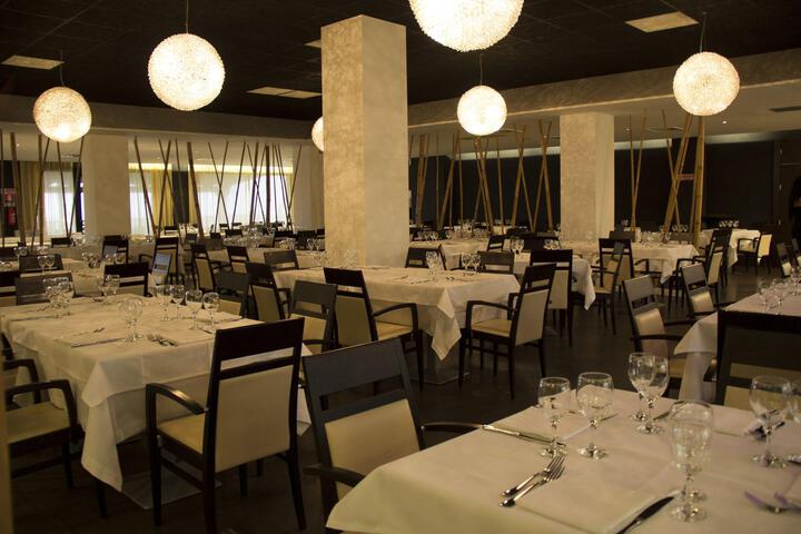 Dining 70 of 148