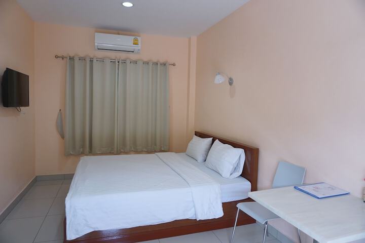 Room 10 of 38