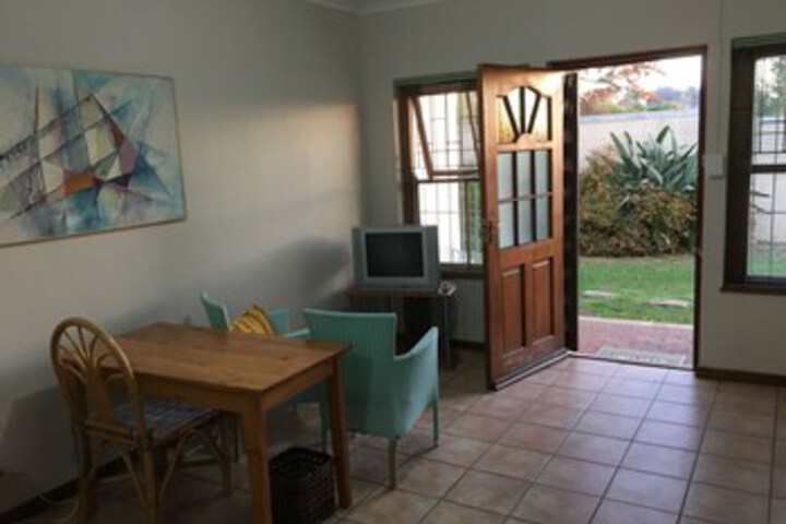 Room 6 of 18
