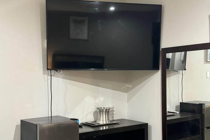 Room 16 of 33