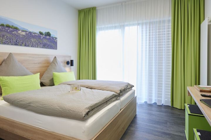 Room 6 of 20
