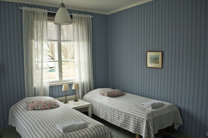 Room 18 of 46