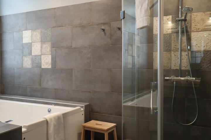 Room 72 of 101