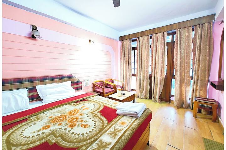 Room 7 of 17