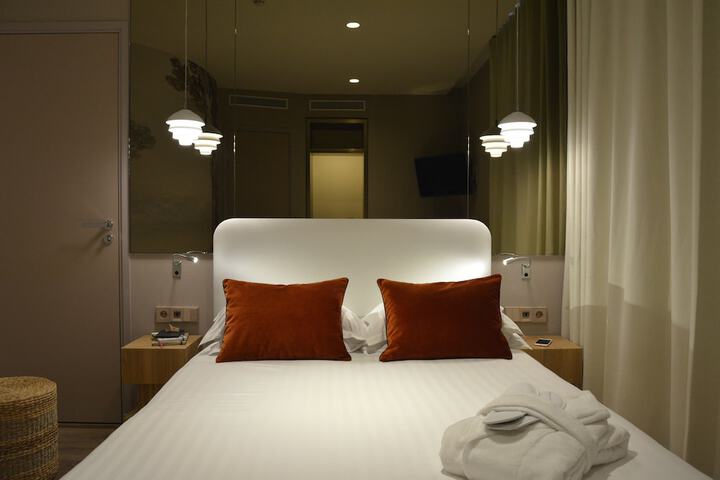 Room 6 of 28