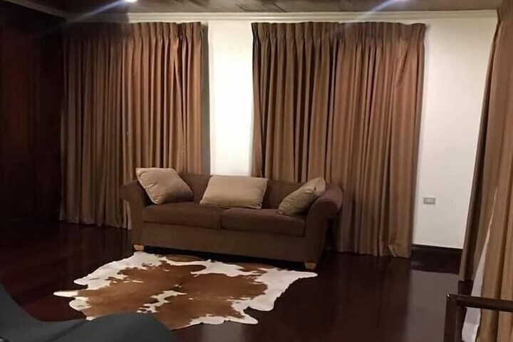 Room 11 of 36