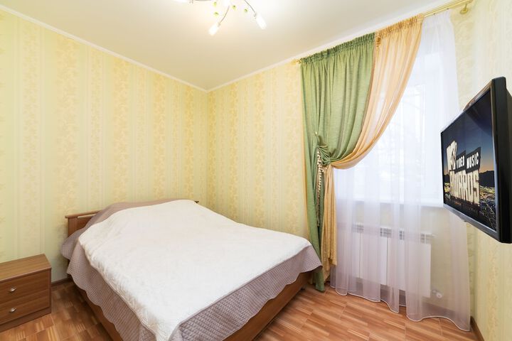 Room 13 of 76