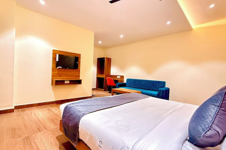 Room 3 of 18