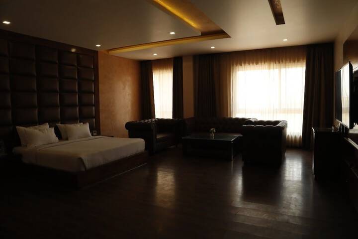 Room 6 of 20