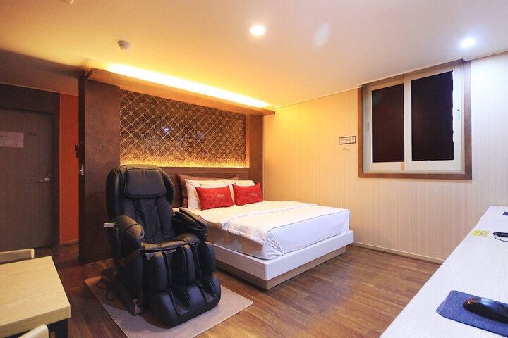 Room 8 of 59