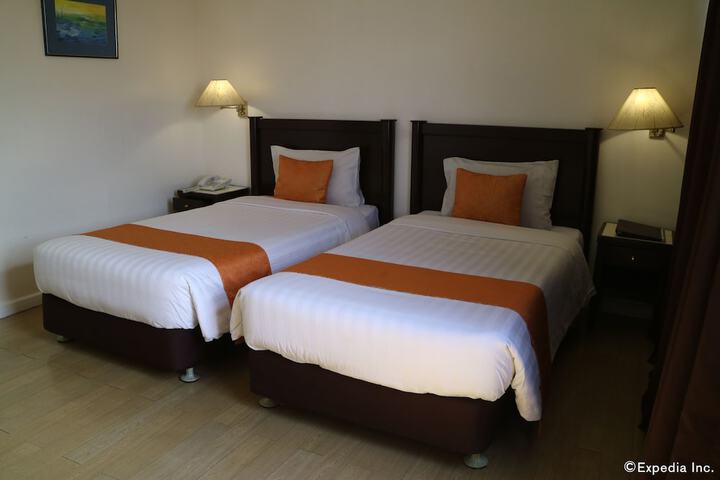 Room 35 of 77